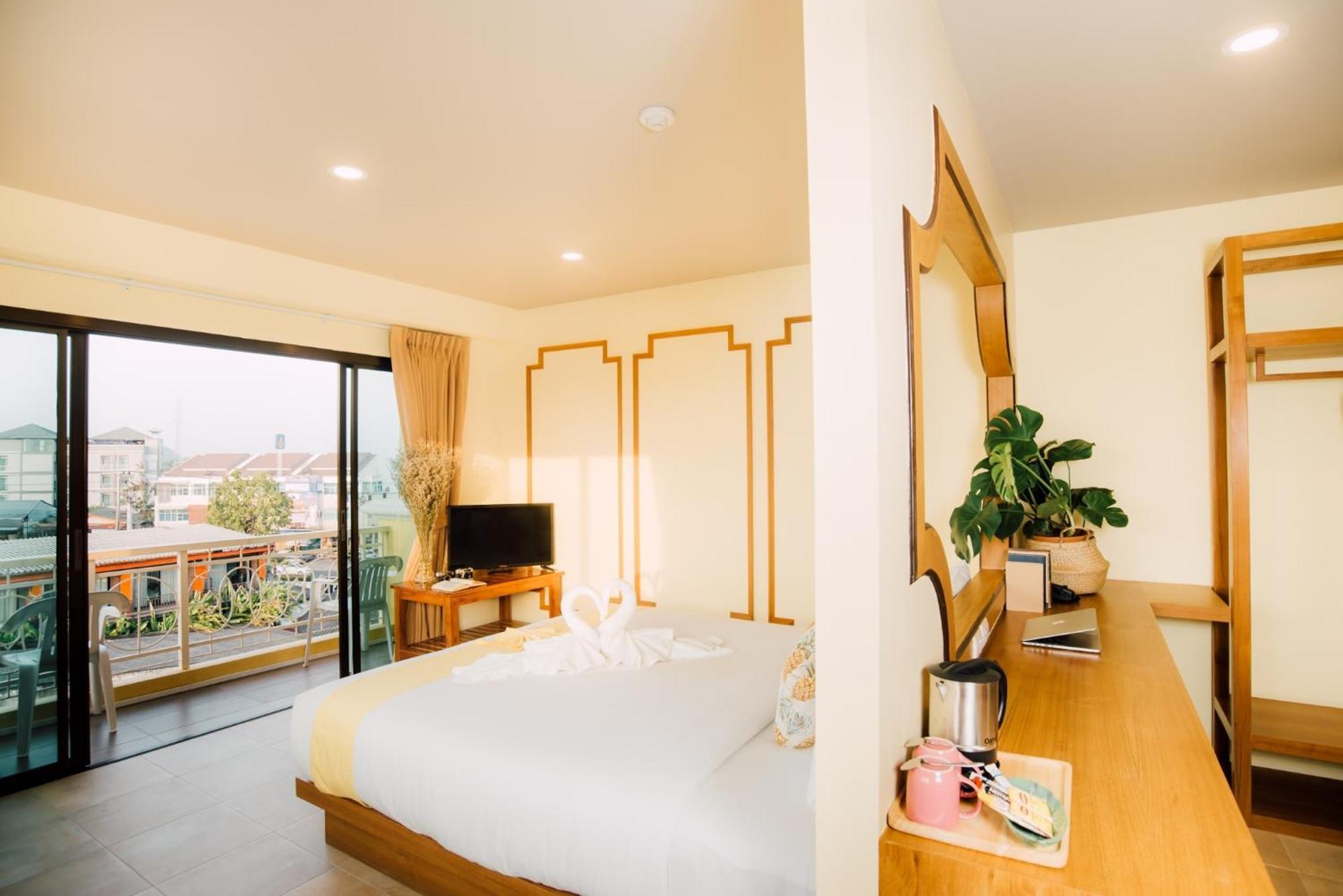 The Pineapple Hotel Krabi town Екстериор снимка