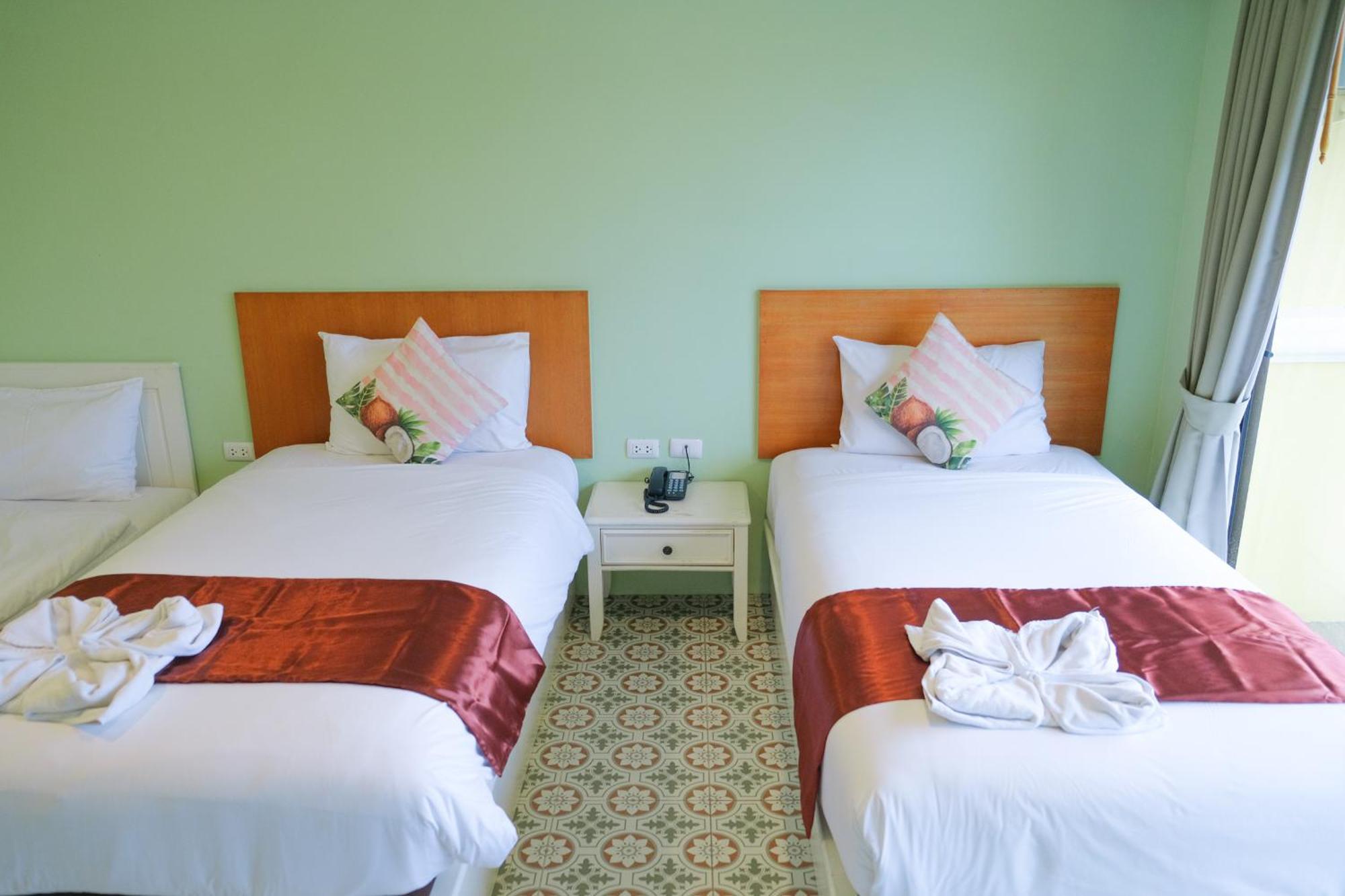 The Pineapple Hotel Krabi town Екстериор снимка