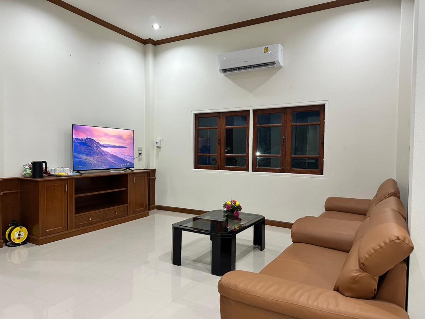 The Pineapple Hotel Krabi town Екстериор снимка