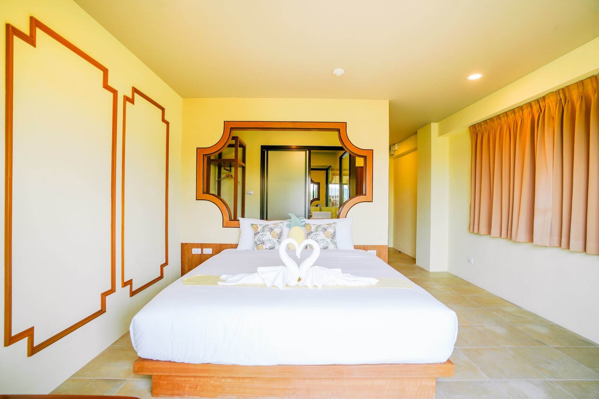 The Pineapple Hotel Krabi town Екстериор снимка